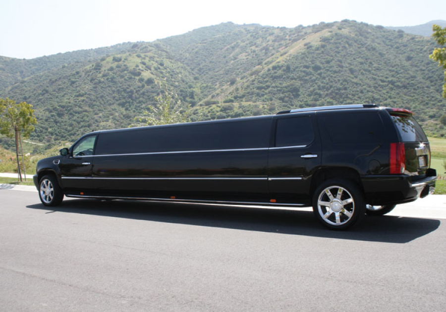 BLACK CADILLAC ESCALADE